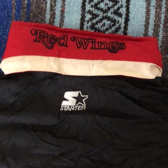 Vintage 90s NHL Detroit Red Wings Starter Jacket - Picture 12 of 12